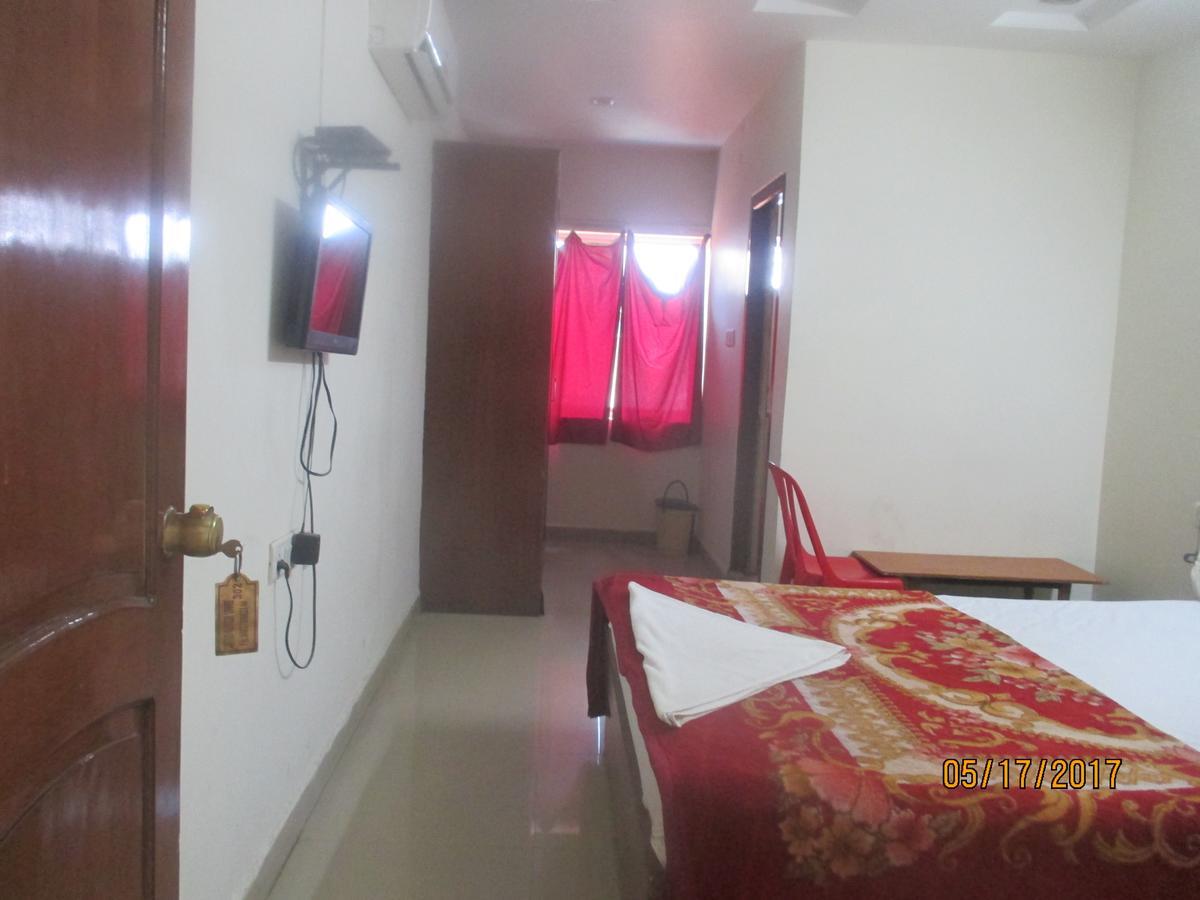 Sri Sai Ganesh Lodge Hyderabad Eksteriør bilde