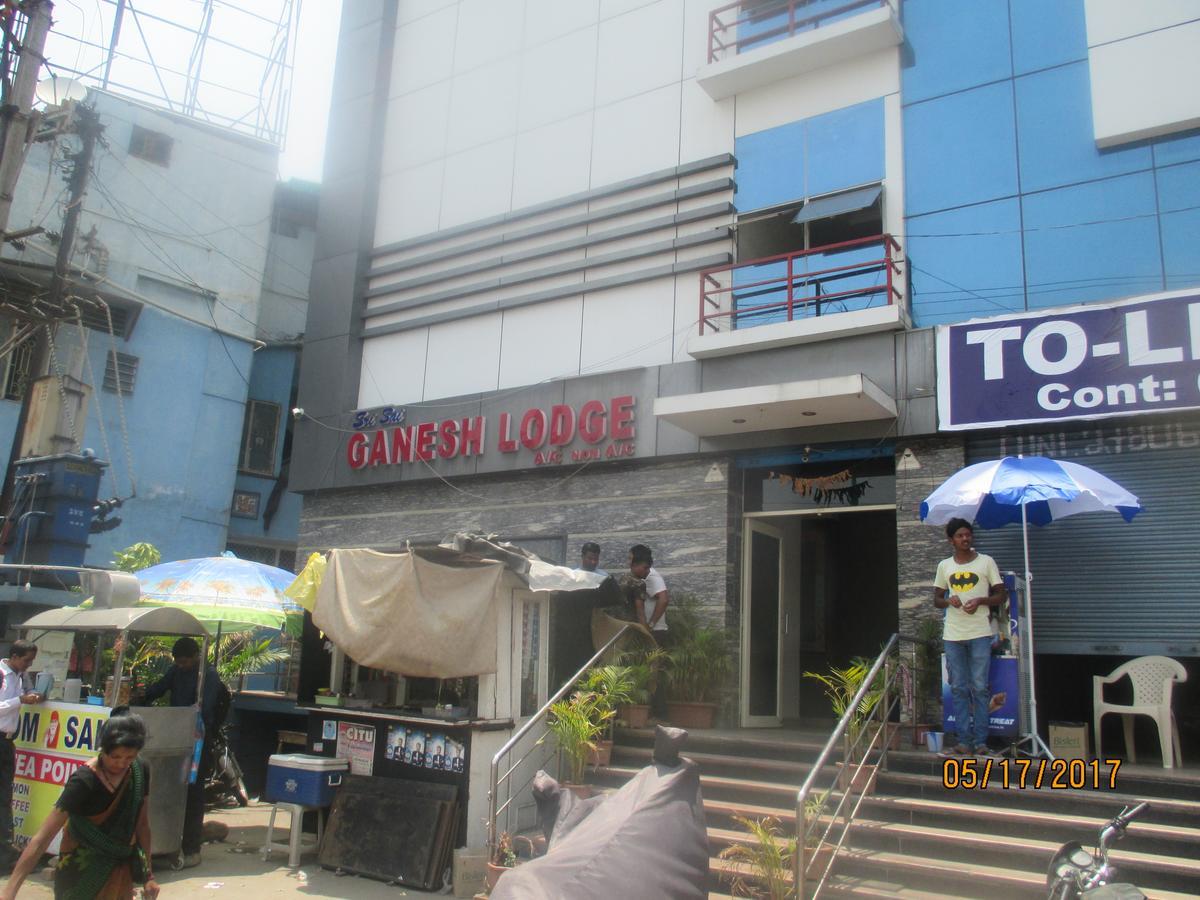 Sri Sai Ganesh Lodge Hyderabad Eksteriør bilde